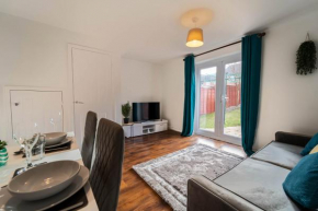 Modern Luxury 2 Bed Didcot Home with Free Parking